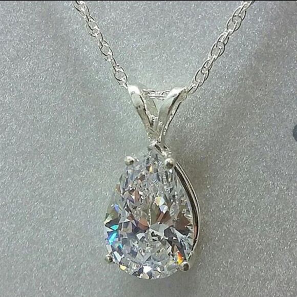 templevation boutique Jewelry - 💕JUST IN💕White Teardrop White Sapphire Solitaire Necklace Zircon Fashion Jewel